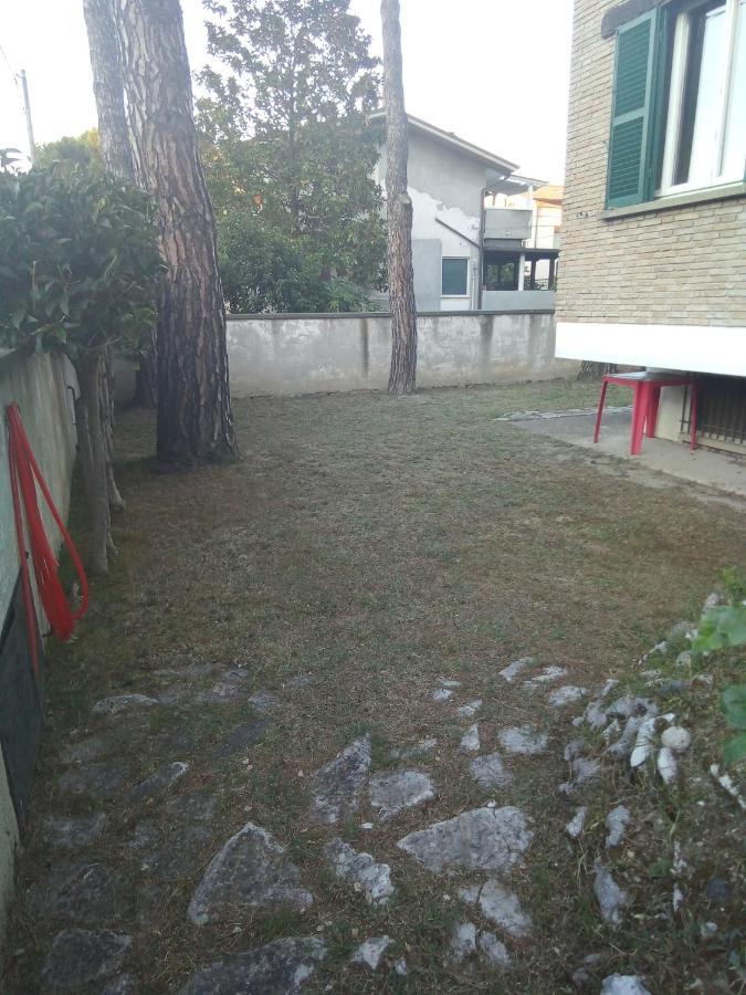 Affittacamere Villa Sofia Accanto Ospedale Con Ampio Giardino Fano Εξωτερικό φωτογραφία